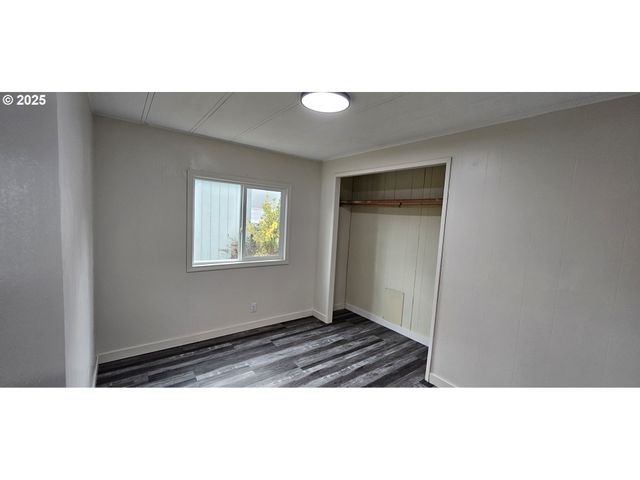 401 N COMSTOCK Rd, Sutherlin, OR 97479