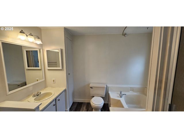 401 N COMSTOCK Rd, Sutherlin, OR 97479