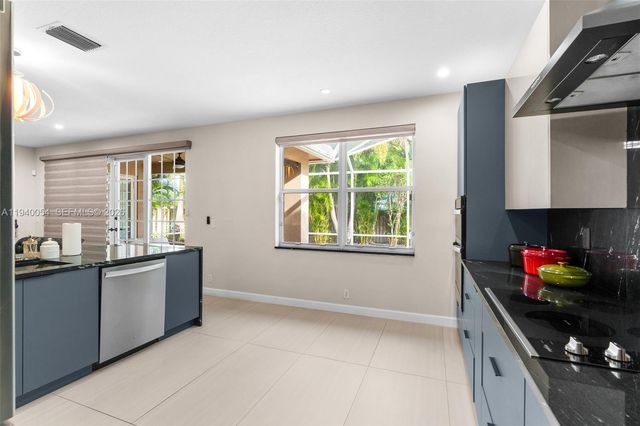 4963 NW 58th Ave, Coral Springs, FL 33067