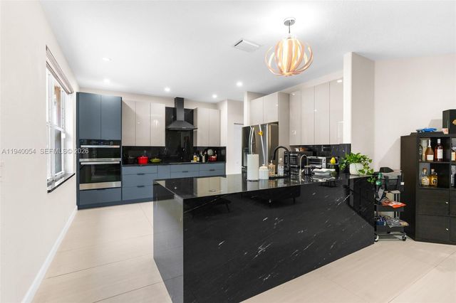 4963 NW 58th Ave, Coral Springs, FL 33067