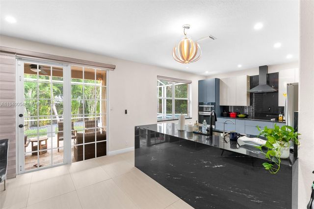 4963 NW 58th Ave, Coral Springs, FL 33067