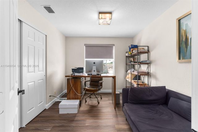 4963 NW 58th Ave, Coral Springs, FL 33067