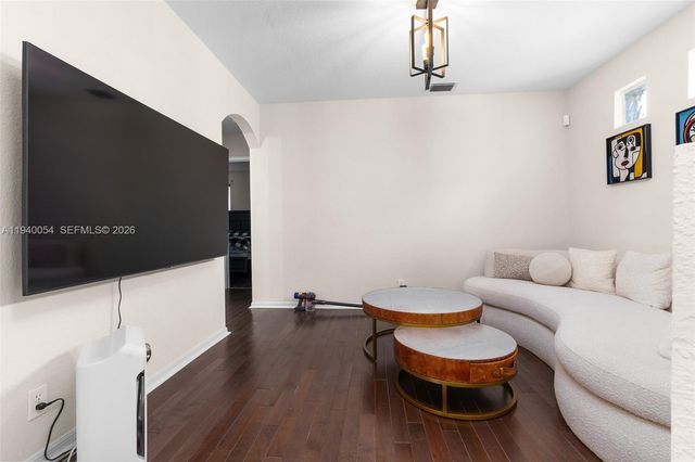 4963 NW 58th Ave, Coral Springs, FL 33067