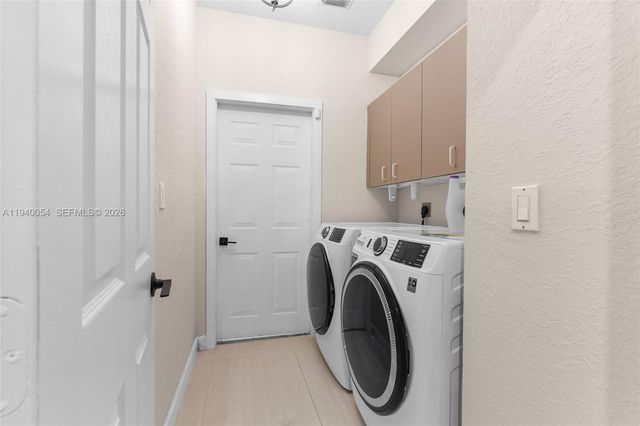 4963 NW 58th Ave, Coral Springs, FL 33067