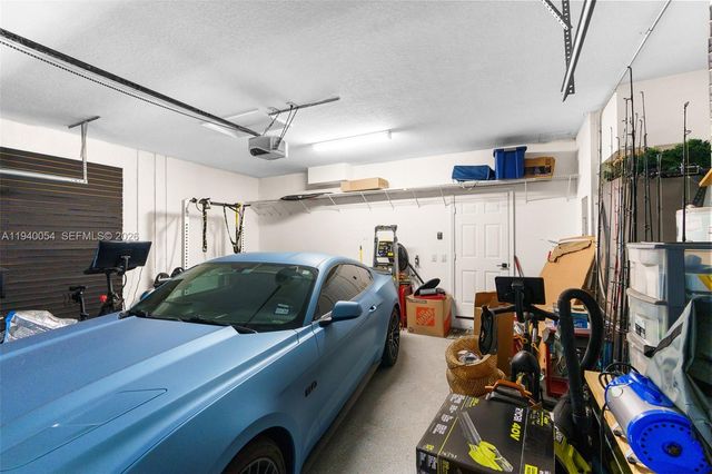 4963 NW 58th Ave, Coral Springs, FL 33067