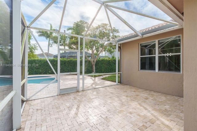 4963 NW 58th Ave, Coral Springs, FL 33067