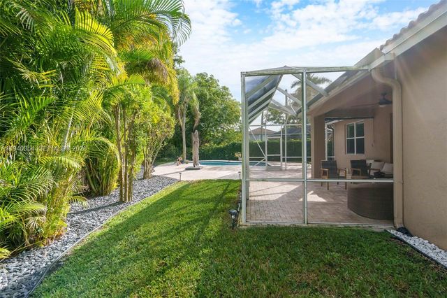 4963 NW 58th Ave, Coral Springs, FL 33067