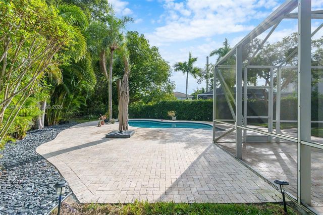 4963 NW 58th Ave, Coral Springs, FL 33067