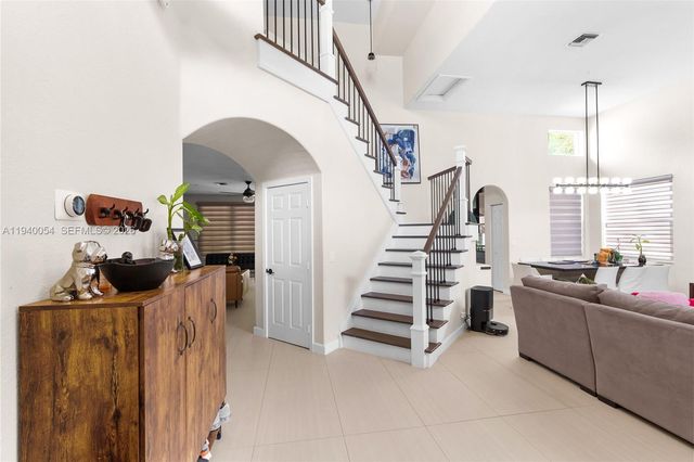 4963 NW 58th Ave, Coral Springs, FL 33067