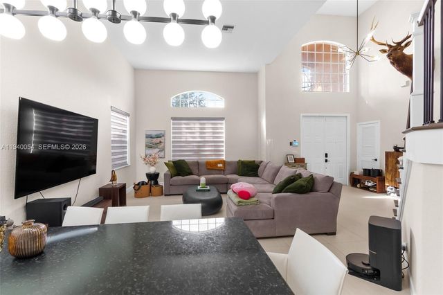 4963 NW 58th Ave, Coral Springs, FL 33067