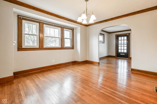 5855 E 10th Street, Indianapolis, IN 46219