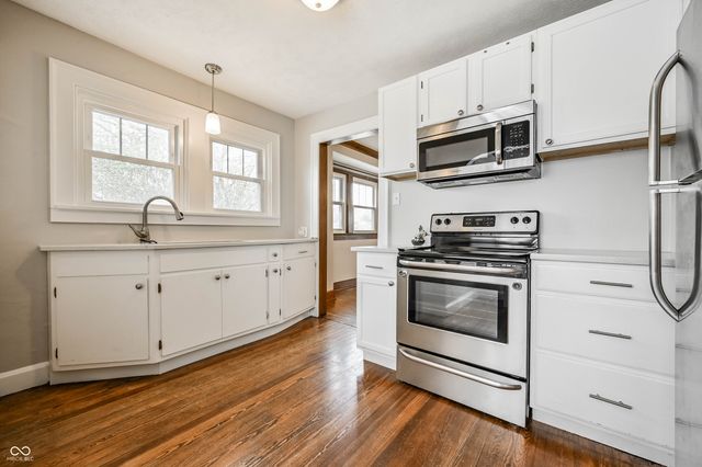 5855 E 10th Street, Indianapolis, IN 46219