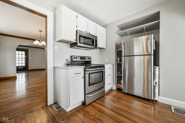 5855 E 10th Street, Indianapolis, IN 46219