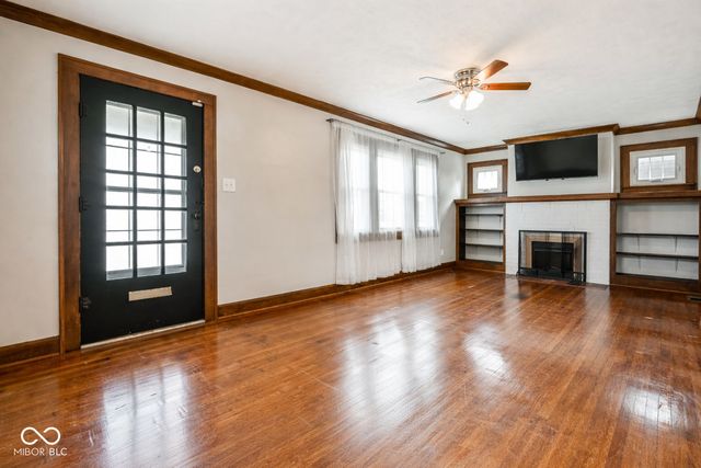 5855 E 10th Street, Indianapolis, IN 46219