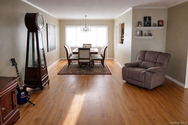 24 Willets Avenue, Syosset, NY 11791