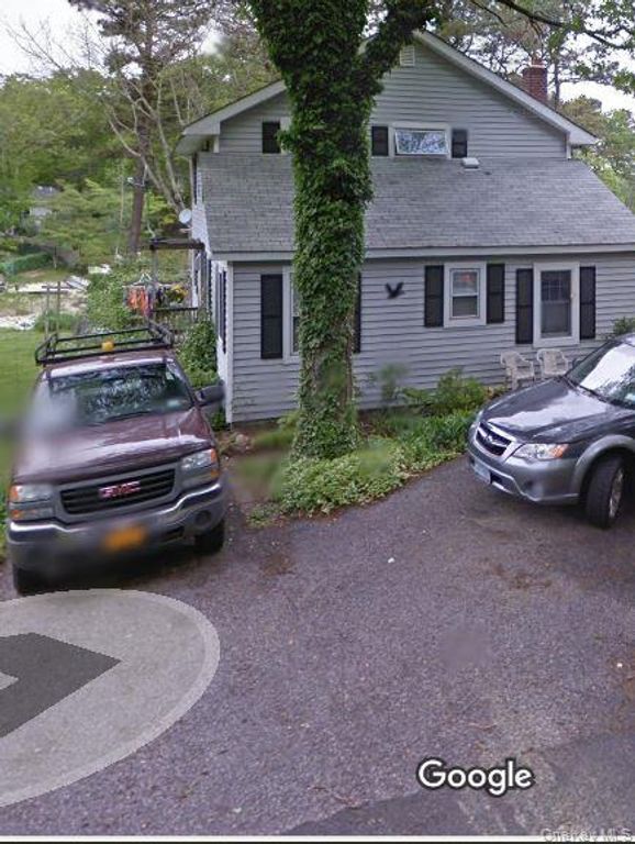 111 Lakeside Trail A, Ridge, NY 11961