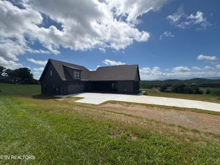 1340 Jim Fain Rd, Sevierville, TN 37876