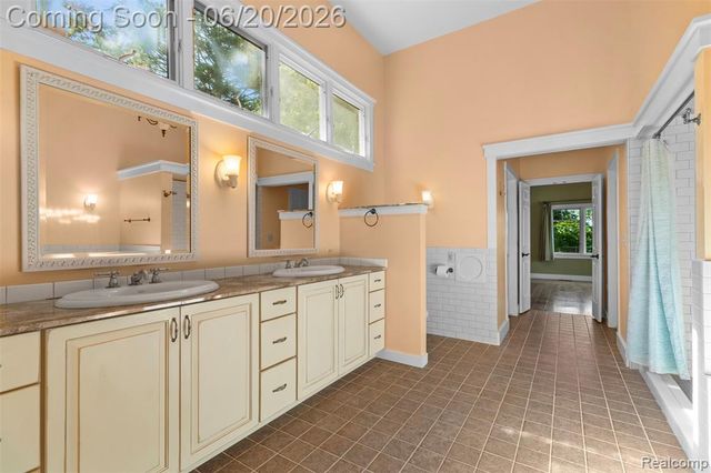 8861 Pleasantview, Northville, MI 48168