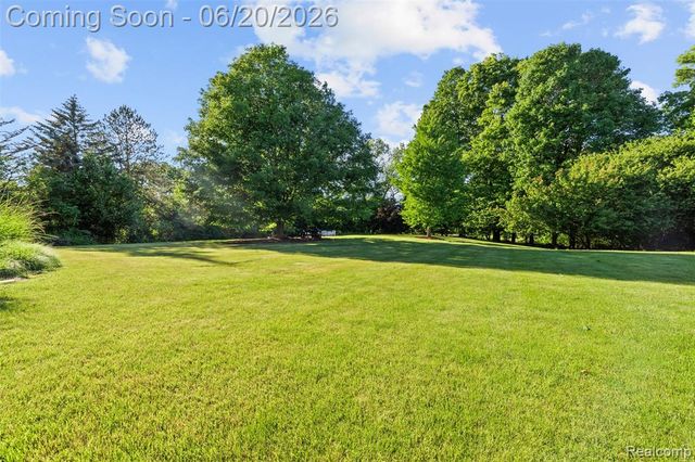 8861 Pleasantview, Northville, MI 48168