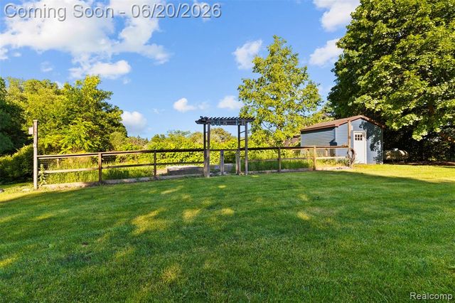 8861 Pleasantview, Northville, MI 48168