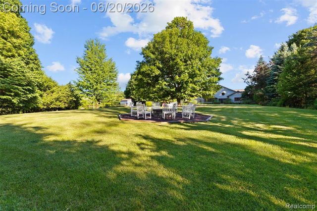 8861 Pleasantview, Northville, MI 48168