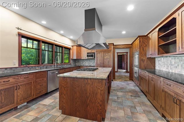 8861 Pleasantview, Northville, MI 48168