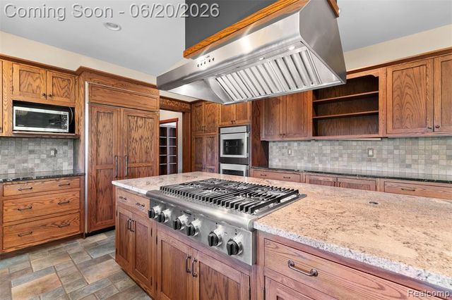 8861 Pleasantview, Northville, MI 48168