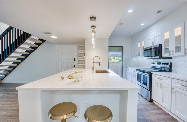 1328 PELICAN CREEK CROSSING D, St Petersburg, FL 33707