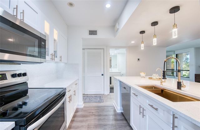 1328 PELICAN CREEK CROSSING D, St Petersburg, FL 33707