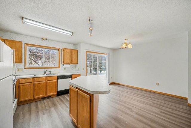 15329 Greenhaven Lane 102, Burnsville, MN 55306