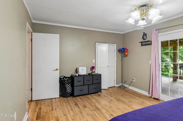 127 Hallborough Drive, Jonesborough, TN 37659