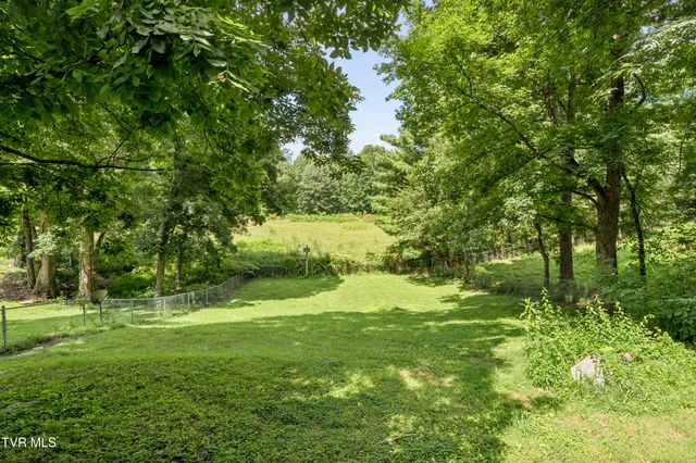127 Hallborough Drive, Jonesborough, TN 37659