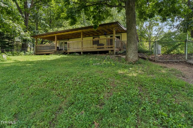 127 Hallborough Drive, Jonesborough, TN 37659