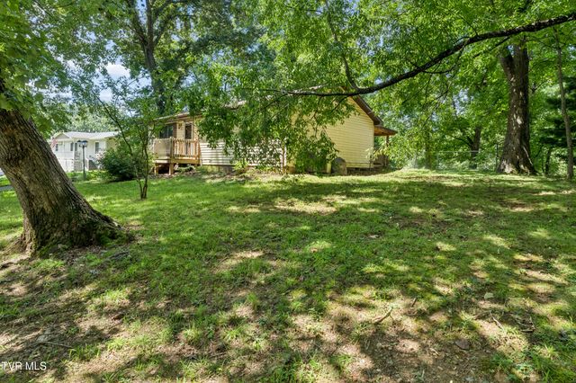 127 Hallborough Drive, Jonesborough, TN 37659