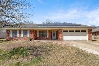 1211 King Arthur Circle, College Station, TX 77840