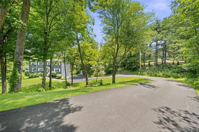 228 W Mombasha Road, Monroe, NY 10950