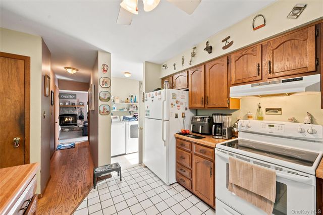 228 W Mombasha Road, Monroe, NY 10950