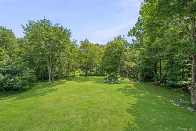 228 W Mombasha Road, Monroe, NY 10950