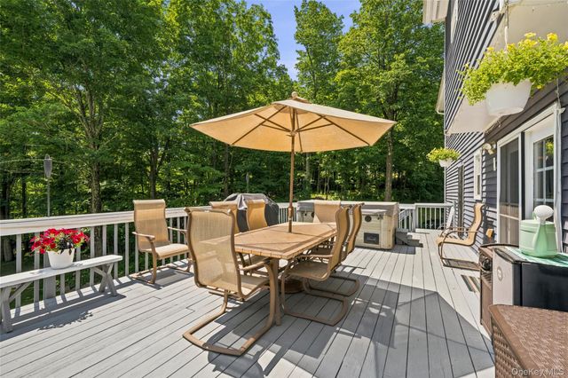 228 W Mombasha Road, Monroe, NY 10950