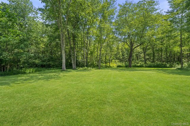 228 W Mombasha Road, Monroe, NY 10950