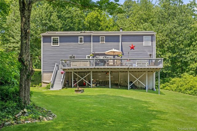 228 W Mombasha Road, Monroe, NY 10950