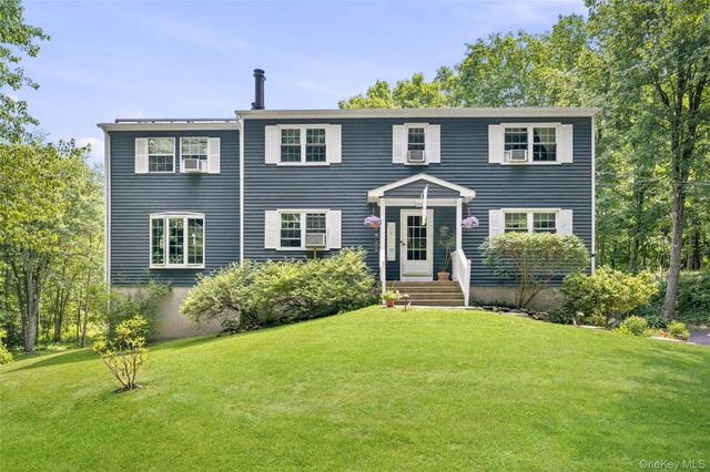 228 W Mombasha Road, Monroe, NY 10950