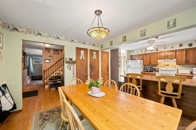 228 W Mombasha Road, Monroe, NY 10950