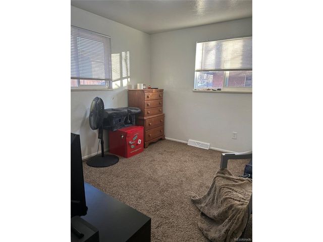 24 Cedar Ct, Longmont, CO 80503