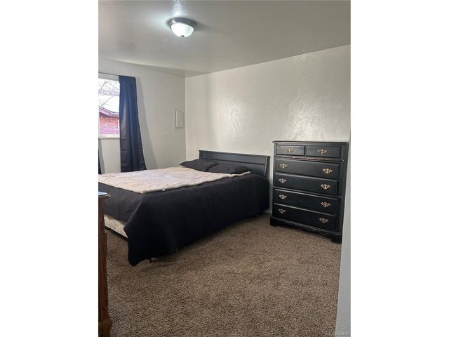 24 Cedar Ct, Longmont, CO 80503