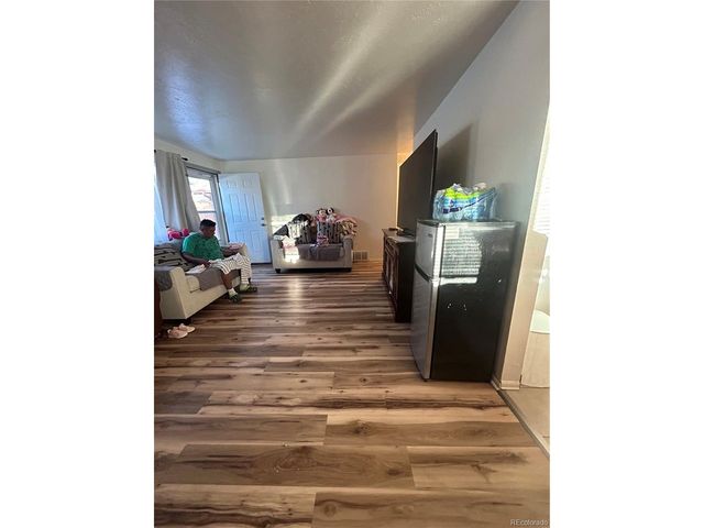 24 Cedar Ct, Longmont, CO 80503