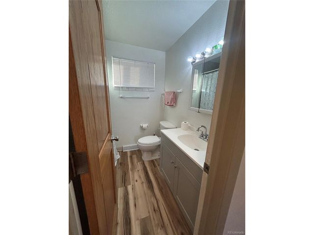 24 Cedar Ct, Longmont, CO 80503