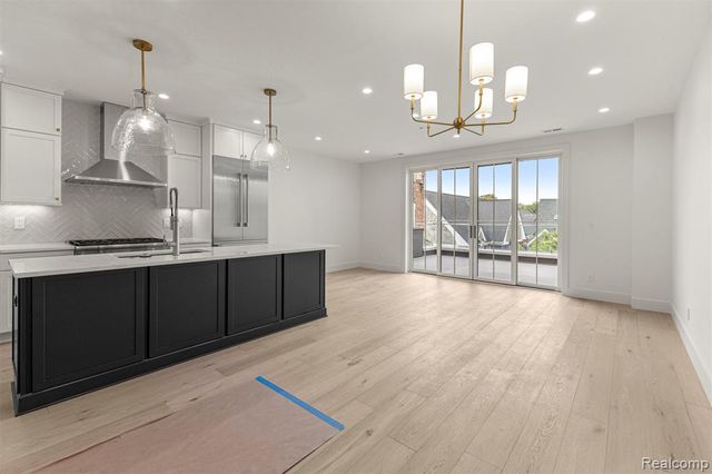 156 N Center Unit 303, Northville, MI 48167