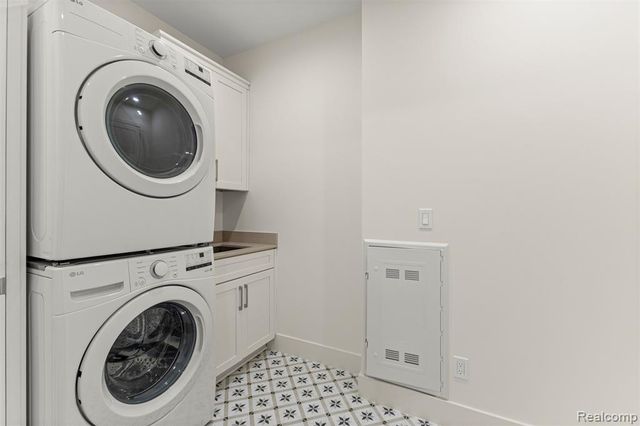 156 N Center Unit 303, Northville, MI 48167