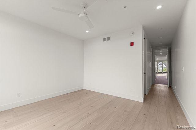 156 N Center Unit 303, Northville, MI 48167